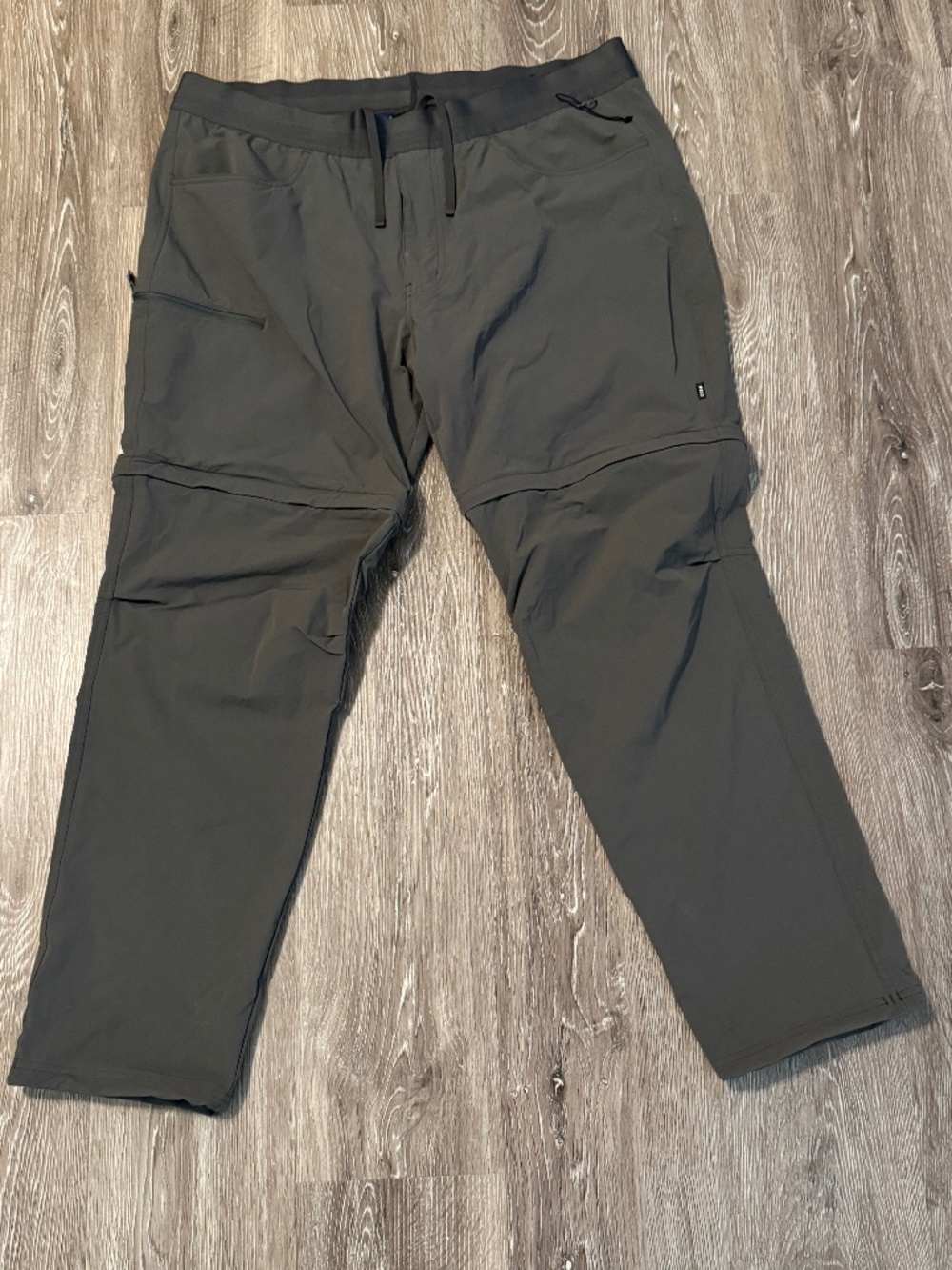 REI Co-op Nylon Pants Trail Cargo Stretch Men's Size XL x 32L Olive in color